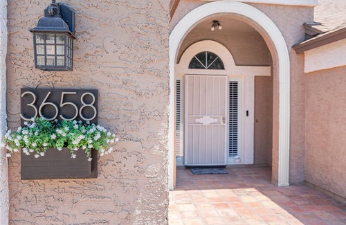 Chandler Maison | Come relax in the Pool at the Palm House-Prime Location!