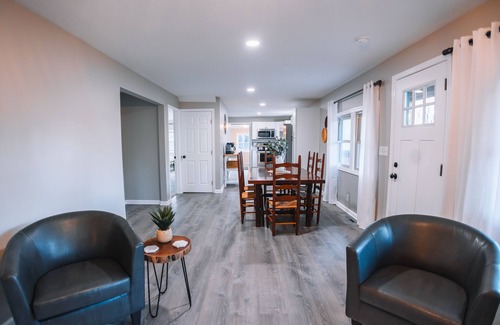 Damascus Cabine | Come rest and relax at the Cove!!
