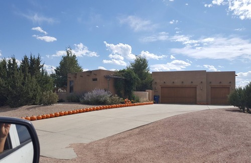 Pueblo West Appartement | Casita confortable et confortable situé à 7 minutes du réservoir de Pueblo! Beau temps!