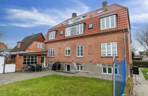 Aalborg Appartement | Come Stay 2BR Lejlighed nær Centrum & Togstation