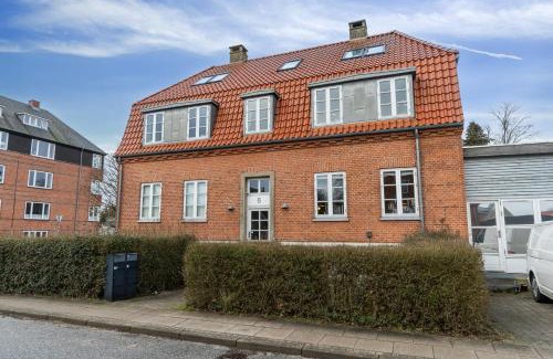 Aalborg Appartement | Come Stay 2BR Lejlighed nær Centrum & Togstation