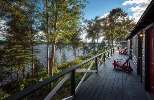 Eagle Bay Copropriété | Come stay at Great Pines for amazing views!