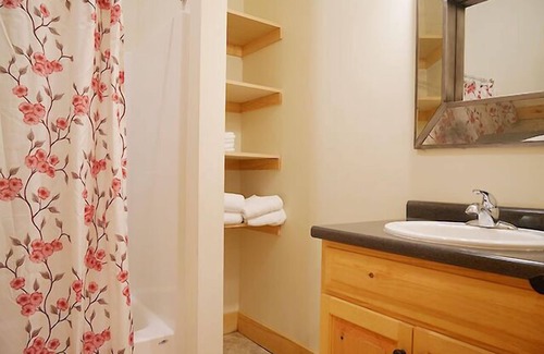 Weare Station Balnéaire | Come stay at our four season resort!