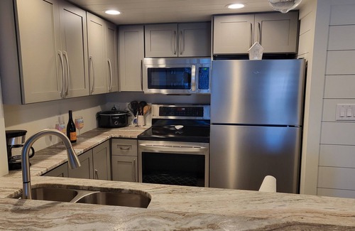 Burnt Store Copropriété | Comeaboard a Keel Club Condo-Available May through December with discounts