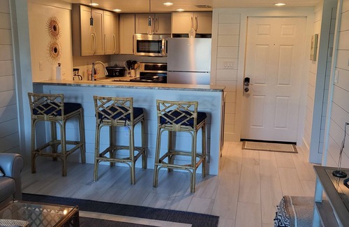 Burnt Store Copropriété | Comeaboard a Keel Club Condo-Available May through December with discounts