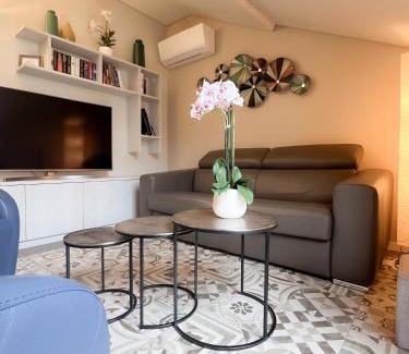 Carrobbio Appartement | ComeCasa 10 minutes walk from Duomo 2 BDR Apt