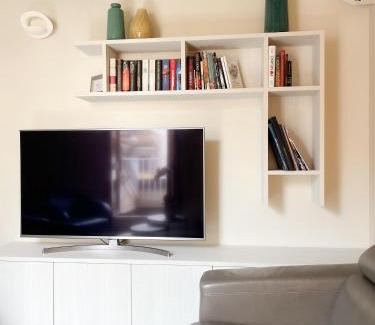 Carrobbio Appartement | ComeCasa 10 minutes walk from Duomo 2 BDR Apt