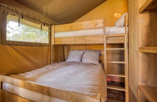 Signy-lAbbaye Appartement | Comet Glamping Tent, Ardennes