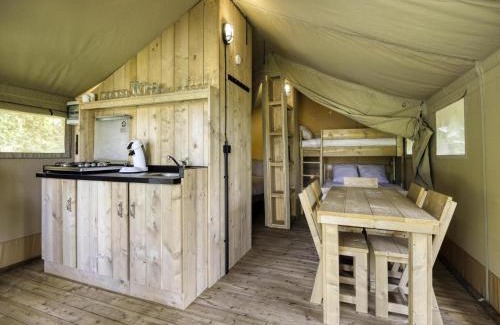 Signy-lAbbaye Appartement | Comet Glamping Tent, Ardennes