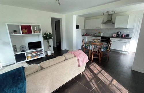 La Chapelle-des-Fougeretz Appartement | Comfortable, quiet T3 apartment with garden
