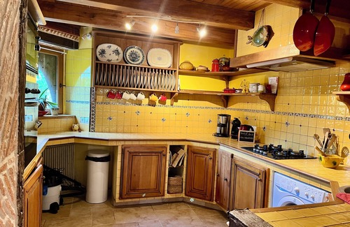 Sainte-Maure-de-Touraine Cottage | Maison XV siècle confortable, avec étang privé pêche, piscine dans parc arboré