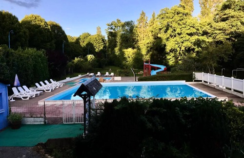 Saint-Honore-les-Bains Maison | Comfort 2-bedroom mobile home, air-conditioned, sleeps 4