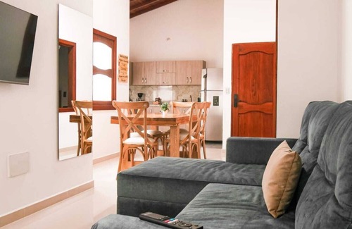 Jardin Appartement | Comfort 4 blocks from the garden park.