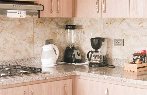 Jardin Appartement | Comfort 4 blocks from the garden park.