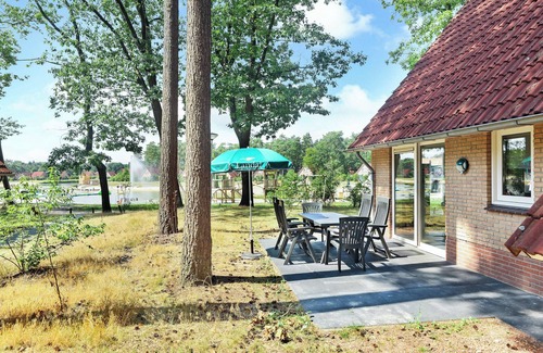't Loo Maison | Comfort 6-person children's bungalow in the holiday park Landal Landgoed 't Loo