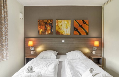 Saarburg Maison | Comfort 6-person bungalow in the holiday park Landal Warsberg
