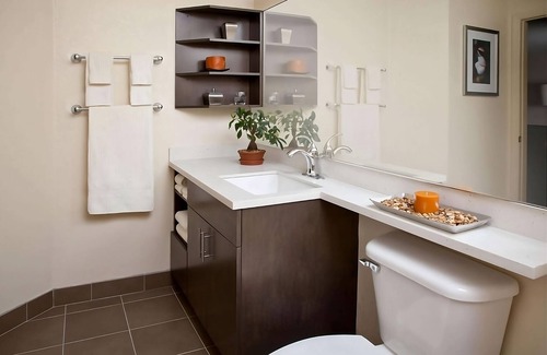 Somerset Hôtel | Comfort and Convenience! 2 Wonderful units w/ Kitchen. Near Fort Worth Zoo