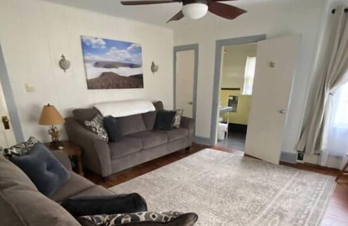 Hillsgrove Cabine | Comfort and Convenience! Parking, Pets Allowed, Close to Worlds End State Park