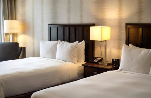 Fort Worth Hôtel | Comfort and Convenience! On-Site Restaurant, Free Parking, Indoor Pool