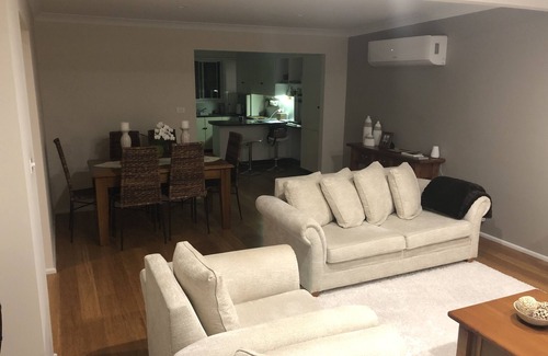 Gwandalan Maison | Comfort and luxury, fresh linen, airconditioned with lake views from deck.
