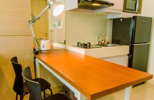 Serpong Appartement | Comfort and Minimalist 1BR at Tree Park City BSD Apartment By Travelio