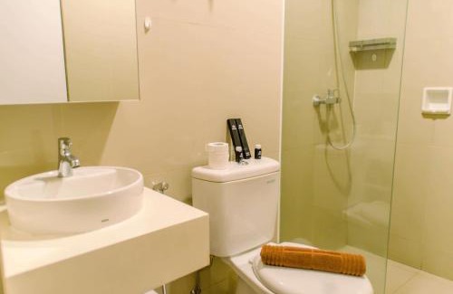 Serpong Appartement | Comfort and Minimalist 1BR at Tree Park City BSD Apartment By Travelio