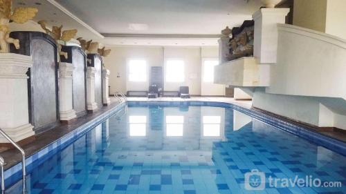 Kampung Bali Appartement | Comfort and Strategic 1BR at The Boulevard Apartment By Travelio