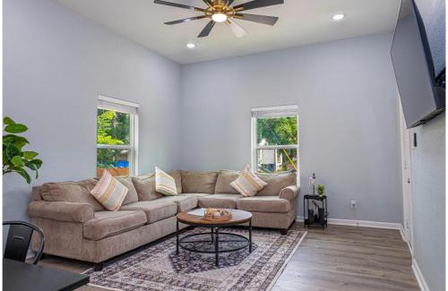Historic Garderns Maison | Comfort and Style 4BR3BA Near Riverwalk and Dtown