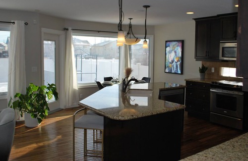 Sylvan Lake Maison | Comfort and style staying at an Executive House!