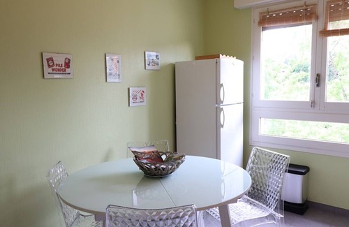 Aurillac Appartement | Appartement Confort à Aurillac avec Wifi, Parking et Balcon