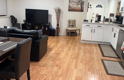 Ironbound District Appartement | Comfort apartment near Newark Airport with fitness room and AC in the ironbound.