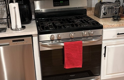 Ironbound District Appartement | Comfort apartment near Newark Airport with fitness room and AC in the ironbound.