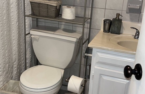 Ironbound District Appartement | Comfort apartment near Newark Airport with fitness room and AC in the ironbound.
