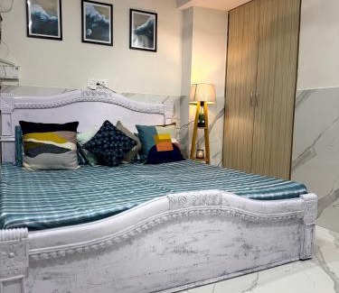 Saket Appartement | Comfort Corner- Private Apartment for Long Stays