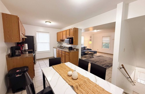 Macomb Appartement | Comfort & Cozy 3/2 in Midwestern charming Macomb, IL