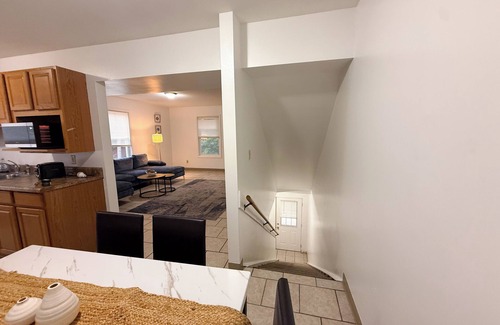 Macomb Appartement | Comfort & Cozy 3/2 in Midwestern charming Macomb, IL