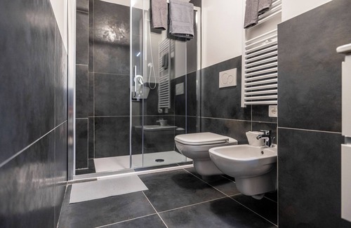 Clusone Appartement | Comfort House in downtown with box with modern finishes and mountain views