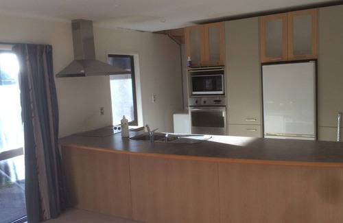 Papamoa Beach Cabine | Comfort near the beach