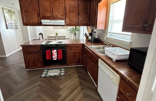 Valdosta Maison | Comfort & Space · 3BR, 2BA · Perfect for Families & Groups