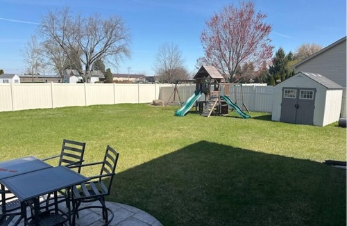 Crown Point Maison | Comfort & Space for the Whole family! Sleeps 8+