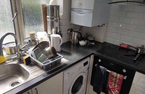 Highams Park Maison | Comfort Spacious Double Room in Chingford, London Room 2