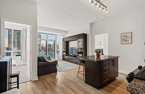 Cabbagetown Hôtel | Comfort Stay - 2BR Suite - Free Parking - CN Tower View