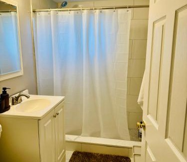 Centereach Appartement | Comfort Stay by Stony Brook University & Hospital