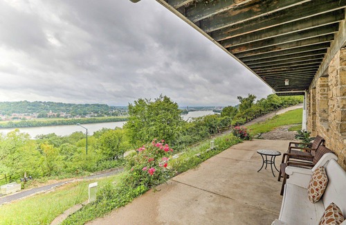 East Walnut HIlls Maison | Comfort Stay Near Cincy Hospitals