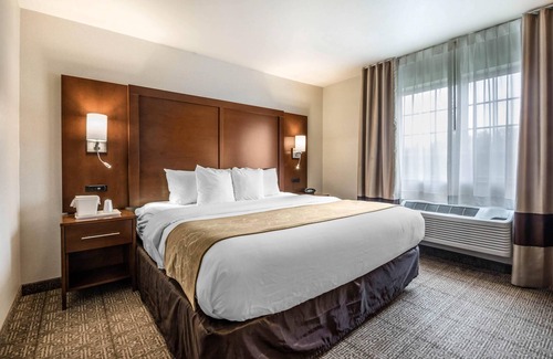 King Hôtel | Comfort Suites at Par 4 Resort
