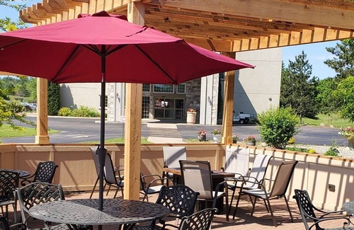 King Hôtel | Comfort Suites at Par 4 Resort