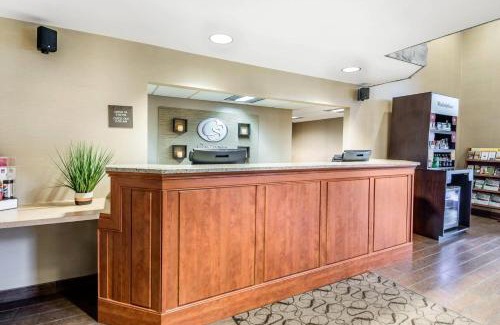 King Hôtel | Comfort Suites at Par 4 Resort