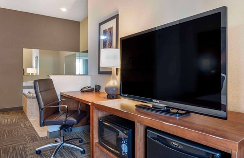 Urbana Hôtel | Comfort Suites Urbana Champaign, University Area