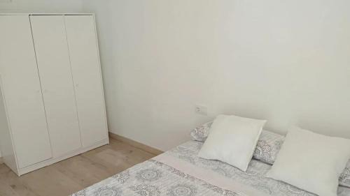 Sant Carles de la Rapita Appartement | Comfortable apartment in La Ràpita 52 m² with terrace