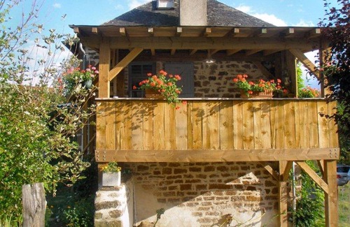 Saint-Julien-Maumont Maison | Maison tout confort. Possibilité 4 max . Jardin clos et arboré.